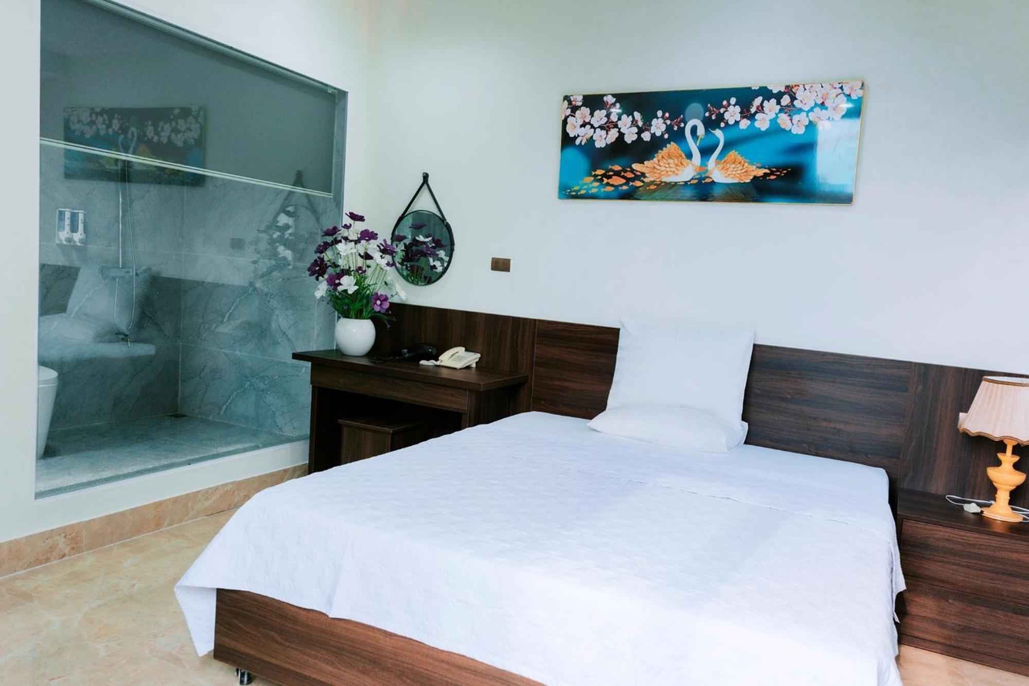 Thu Ha Hotel Uong Bi Exterior photo