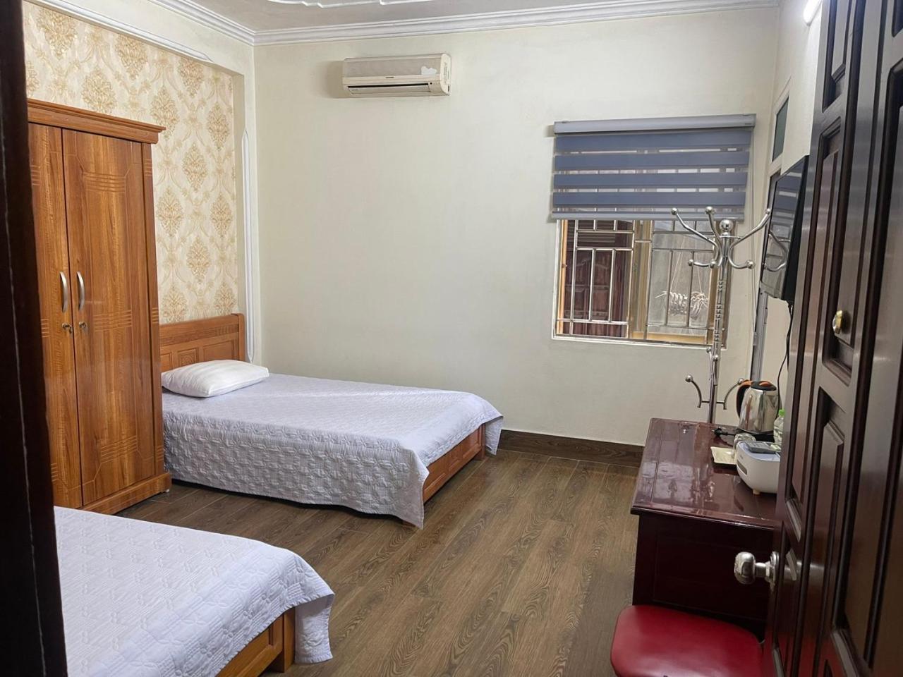 Thu Ha Hotel Uong Bi Exterior photo
